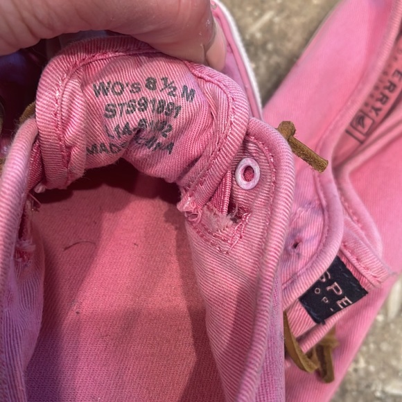 Sperry Topsider 8.5 EUC Pink with tan leather laces, barely worn! - Picture 3 of 7